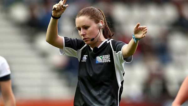 Amy Perrett, la primera referee del Super Rugby