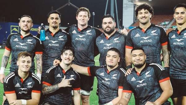 Maori All Blacks 32-17 Irlanda